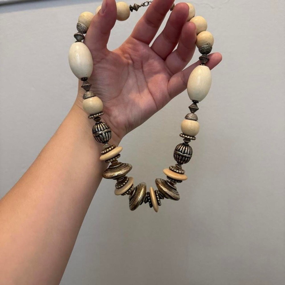Chunky Cream Beaded Statement Necklace Antiqued Silver Tone Boho Artisan - Picture 2 of 2